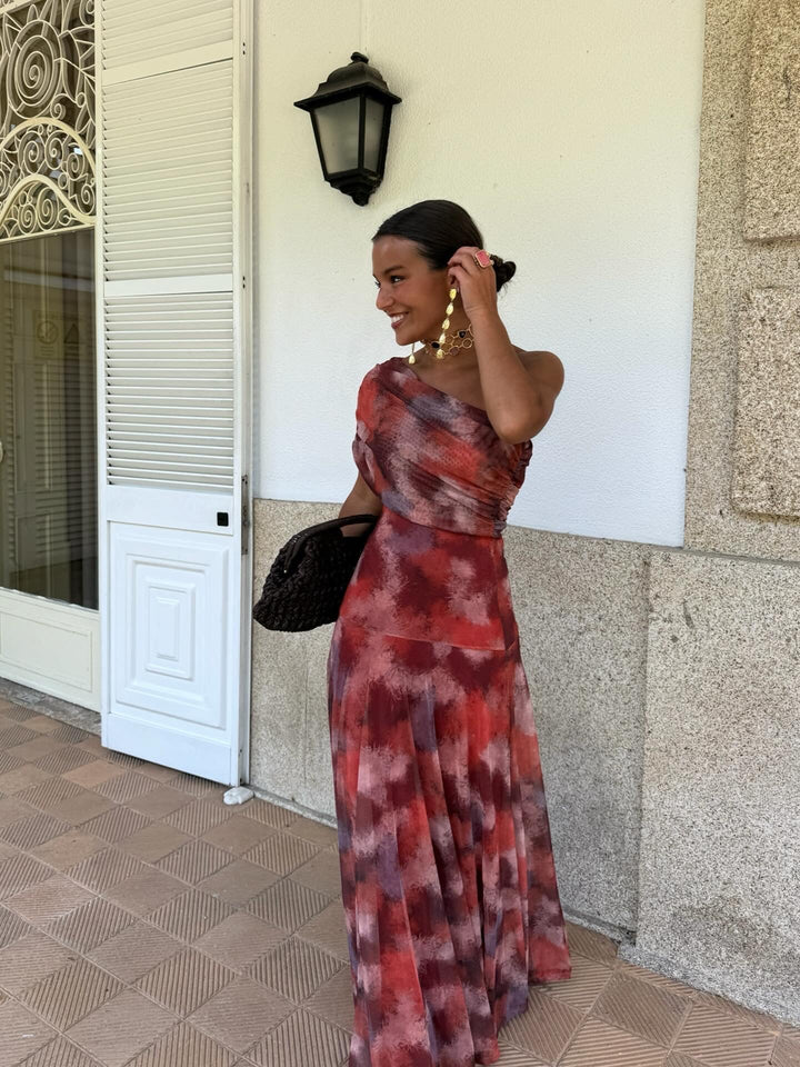 Robe longue en aquarelle à épaules dénudées