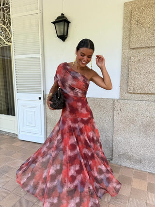 Robe longue en aquarelle à épaules dénudées