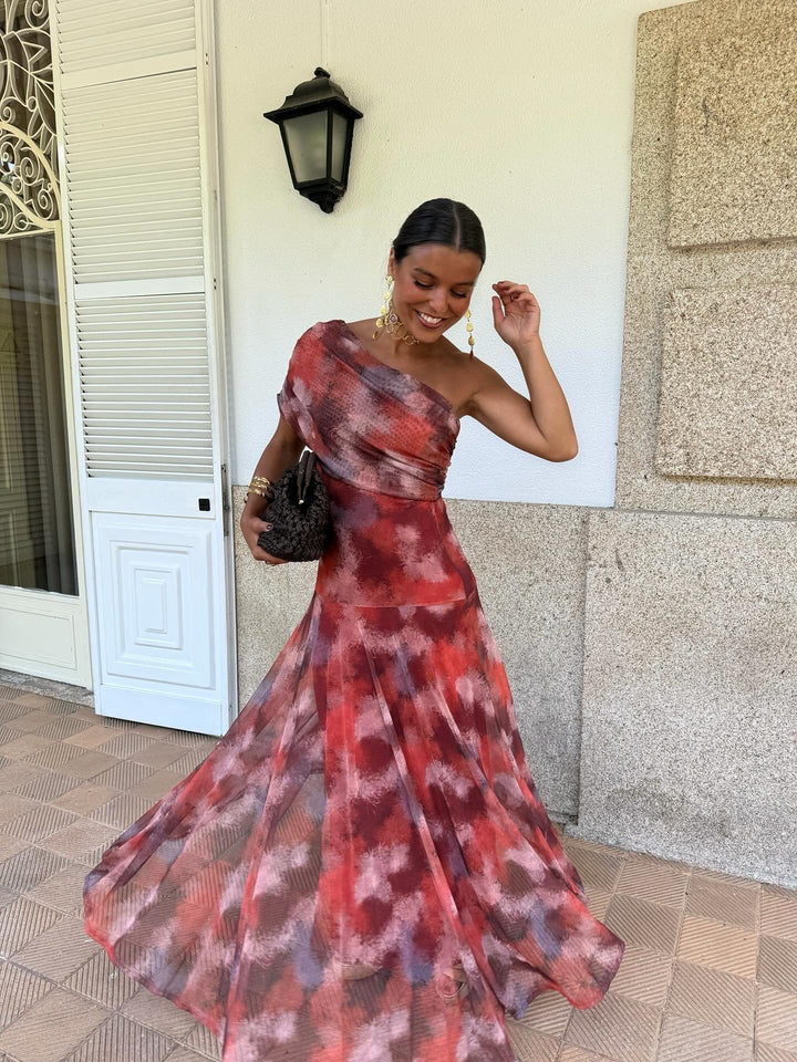Robe longue en aquarelle à épaules dénudées