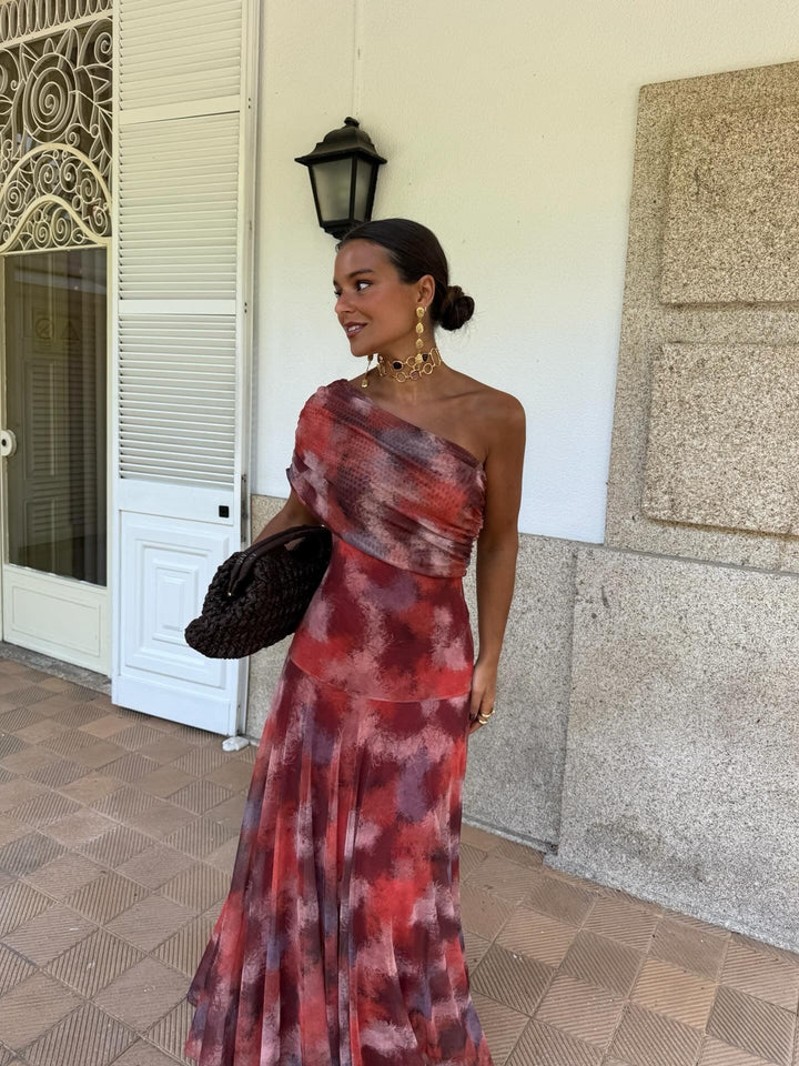 Robe longue en aquarelle à épaules dénudées