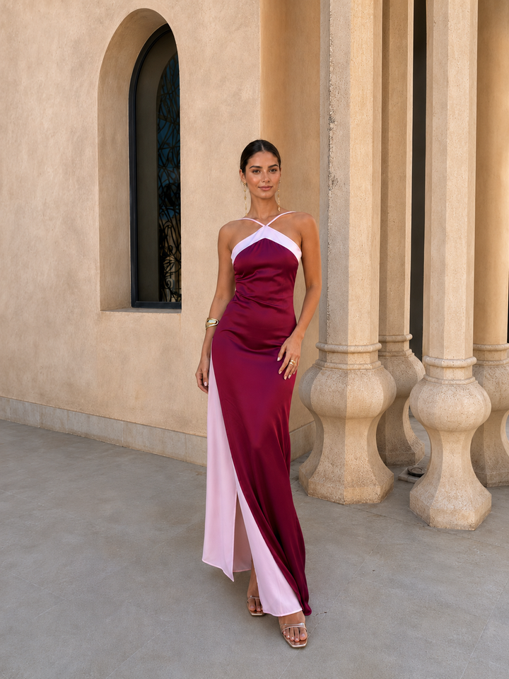 Robe longue en satin avec décolleté croisé