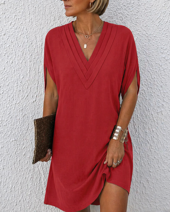 Hailey | Robe élégante à col V et jupe fluide