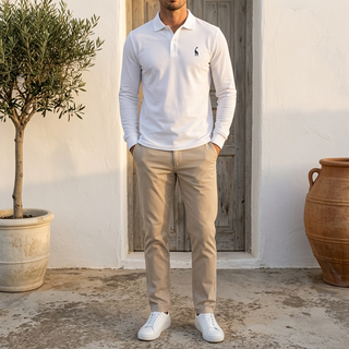 Polo manches longues blanc porté, vue de face
